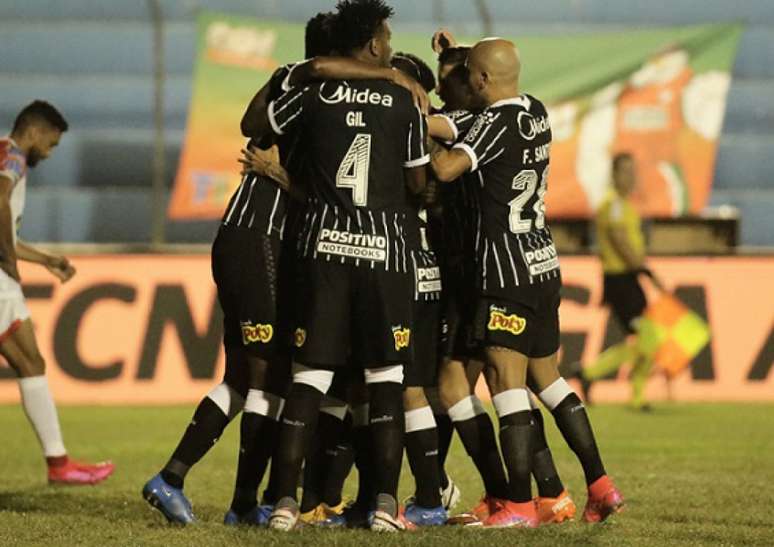 Técnico do Corinthians define maneira ideal para o time jogar e