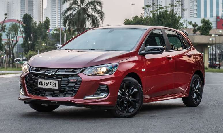 Líder de vendas em fevereiro, Chevrolet Onix seminovo chega a custar 1,83% a mais do que unidade zero quilômetro. 