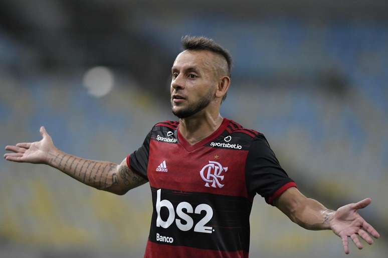 Rafinha e Flamengo encerrar a negociação para retorno do lateral