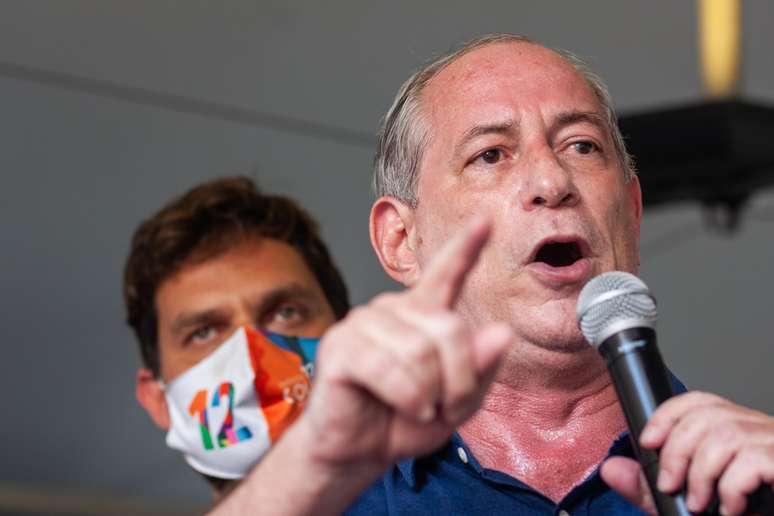 Ciro Gomes: 'Não vou deixar o Lula ganhar essa na lambança'