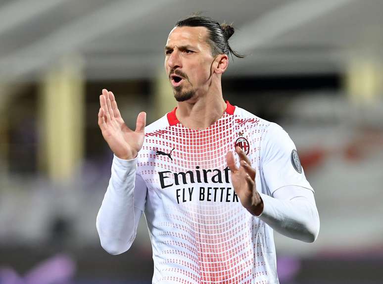 Com gol de Ibrahimovic, Milan vence Fiorentina de virada no Campeonato Italiano