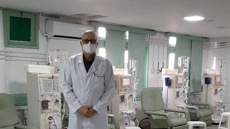 José Roberto Nogueira Lima pensa em fechar a clínica em em Itaiabana (SE) por causa das dívidas com fornecedores de insumos médicos