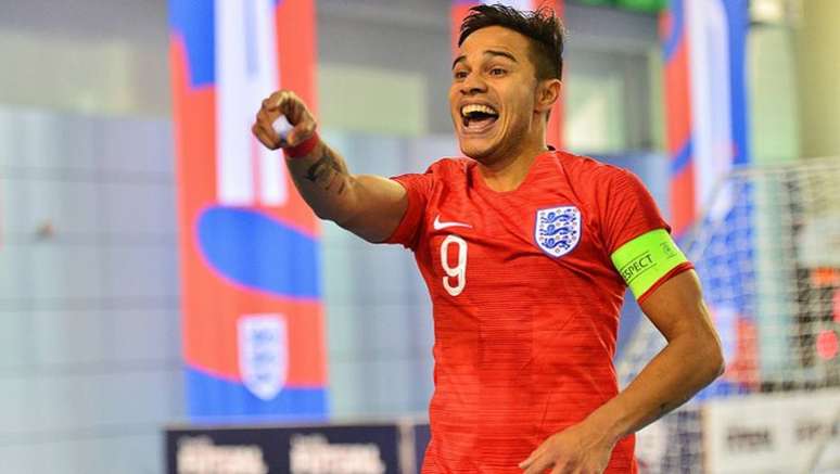 Raoni Medina marcou dois gols em sua estreia como capit&atilde;o da sele&ccedil;&atilde;o inglesa de futsal