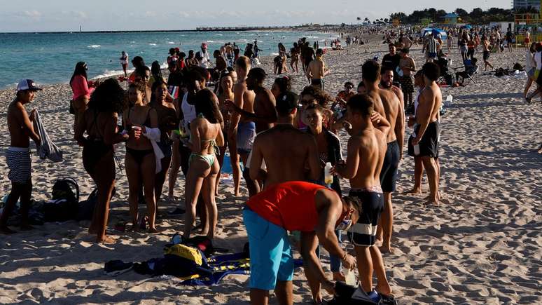 Miami Beach é um dos destinos mais populares durante o 'spring break'