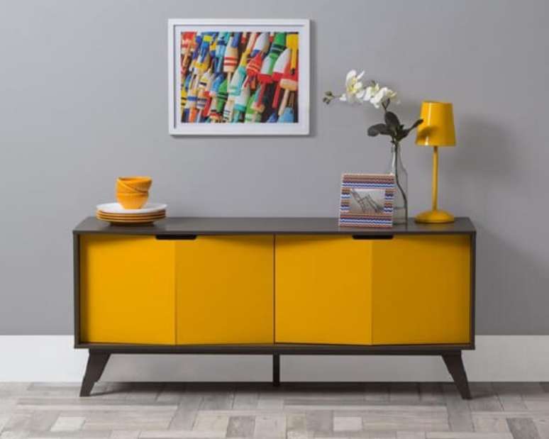 12. Aparador amarelo com design moderno. Fonte: Pinterest