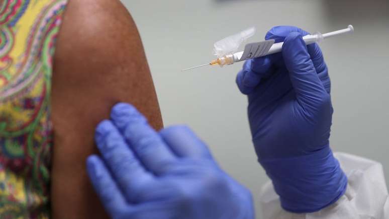 Com governo Bolsonaro, Brasil se posicionou contra a queda de patentes de vacinas, diferentes de outros países em desenvolvimento como África do Sul e Índia