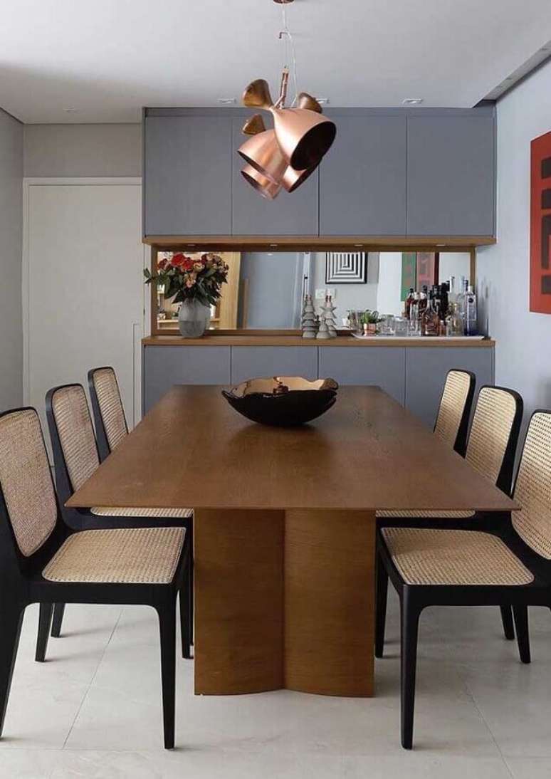 1. Escolha cadeiras para mesa de jantar que vão se destacar na sua decoração – Foto: Andreas Móveis