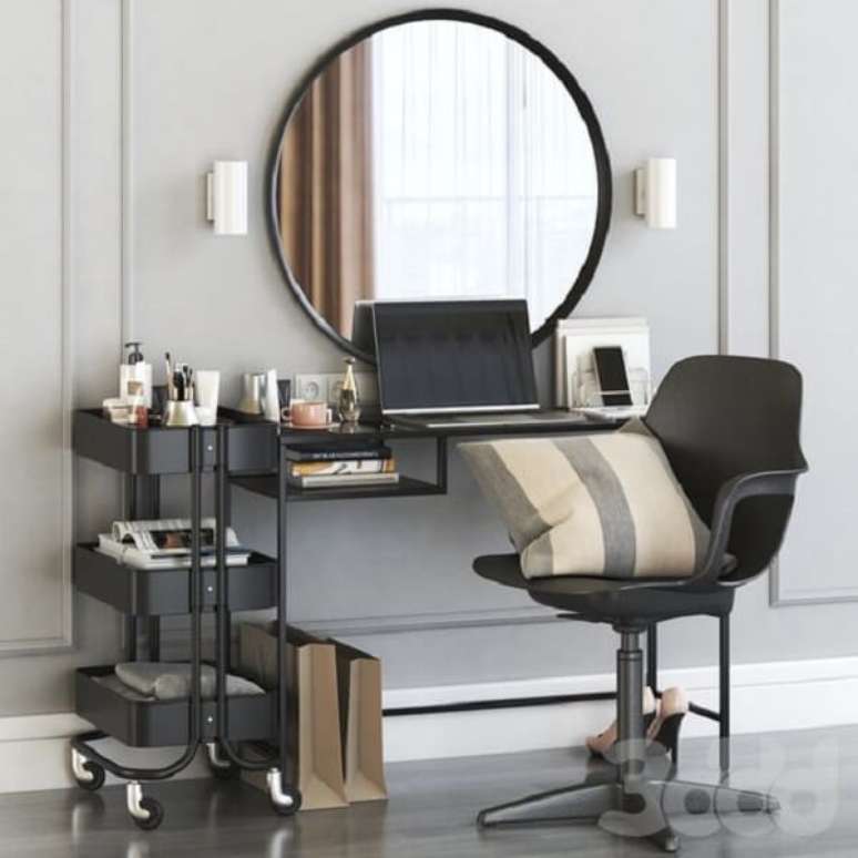 10. A escrivaninha penteadeira preta ajuda nas horas de trabalho e nas etapas de embelezamento. Fonte: Pinterest