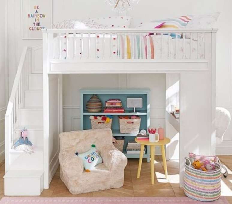 25. Modelo de cama solteiro mezanino para quarto infantil. Fonte: Pinterest