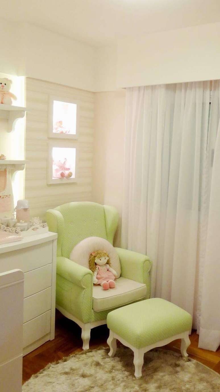 43. Os tons pasteis s&atilde;o muito eleitos para quartos de beb&ecirc;. Projeto por Square Arquitetura.