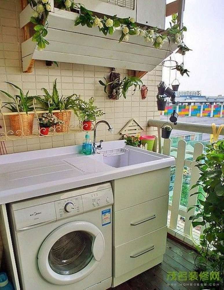 44. Área gourmet com lavanderia pequena – Foto Pinterest