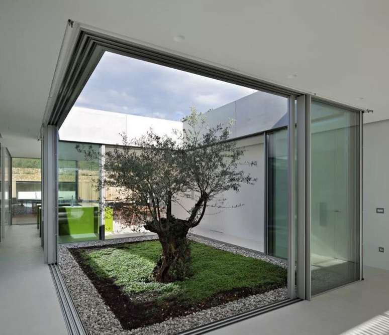 29. Porta de correr para sala com jardim de inverno &ndash; Foto Pinterest