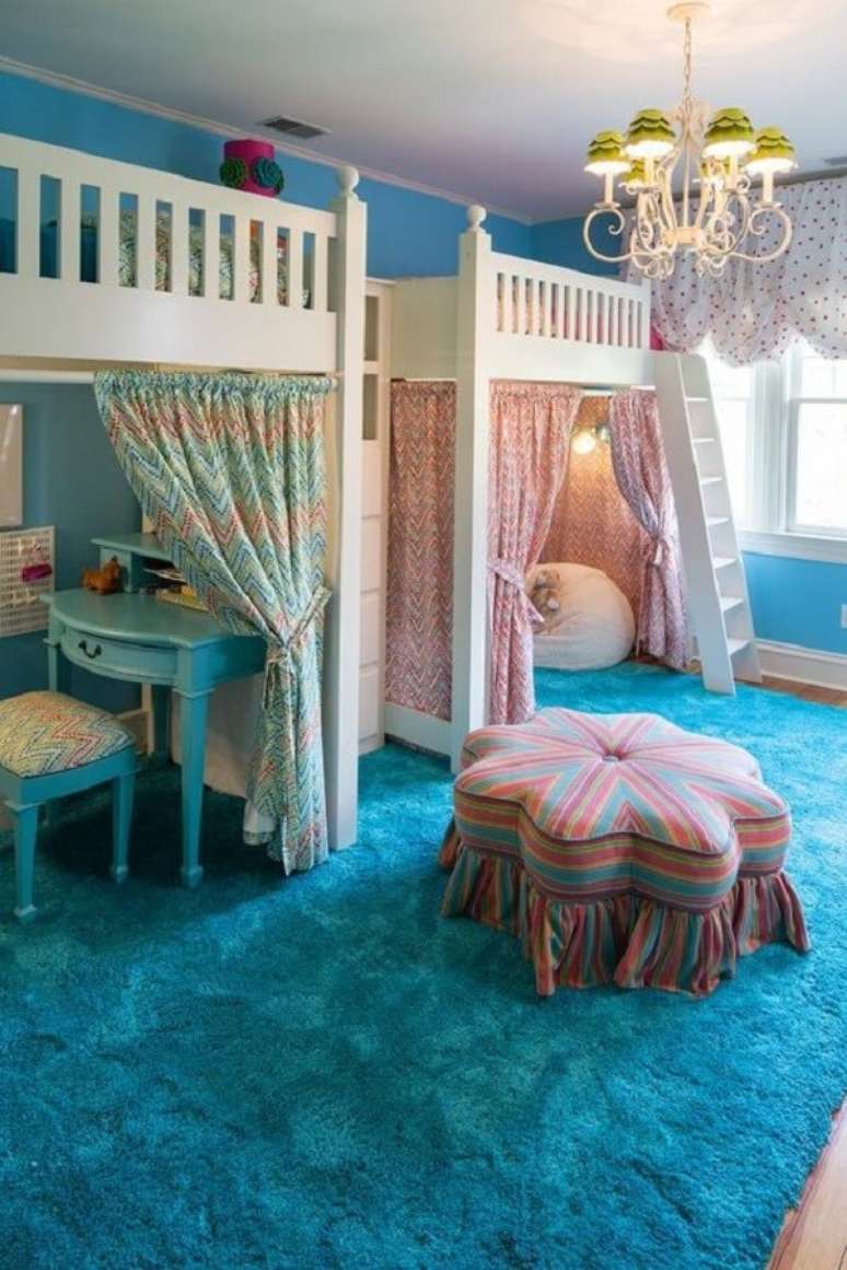 9. Quarto infantil compartilhado com cama mezanino. Fonte: Pinterest