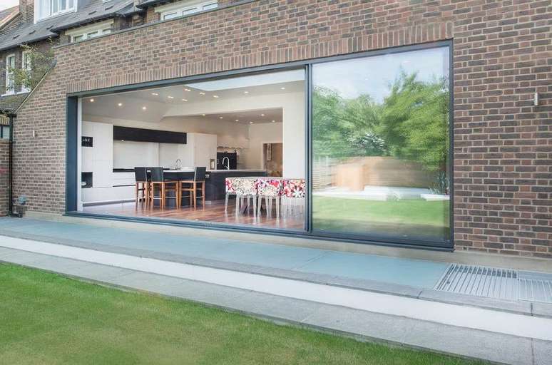 46. Porta de correr para sala e &aacute;rea externa &ndash; Foto Pinterest