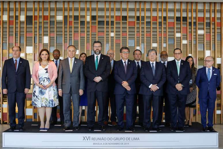 Argentina abandona Grupo de Lima; diz que política para isolar ...