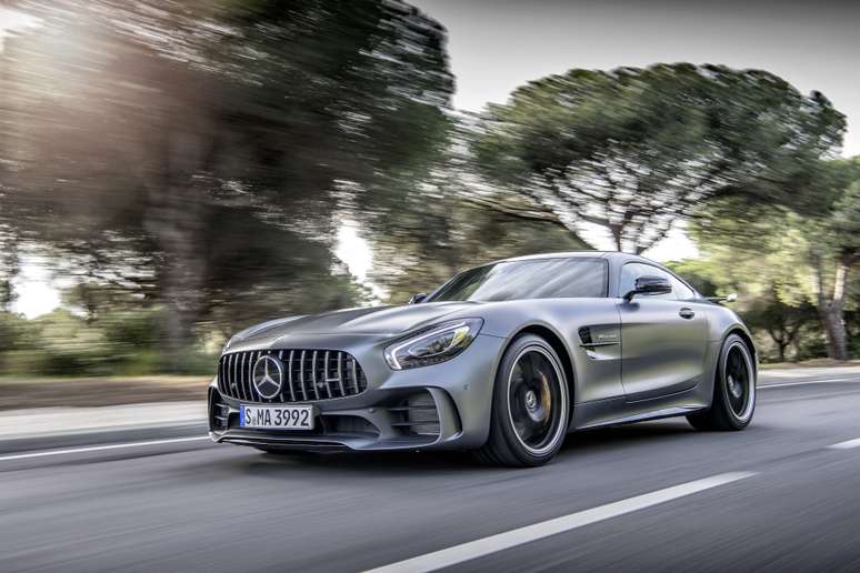 Mercedes-AMG GT R: fama de mito construída com ajuda das corridas de Fórmula 1.