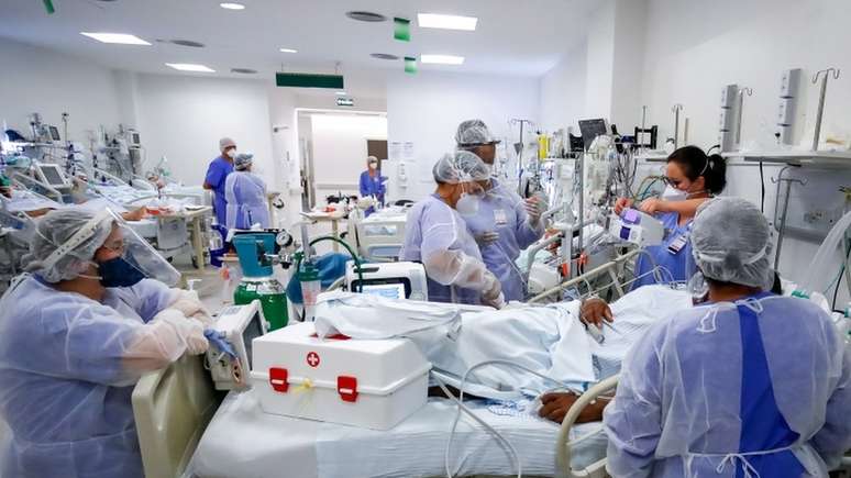 A intubação é um procedimento essencial para tentar salvar pacientes graves com insuficiência respiratória aguda