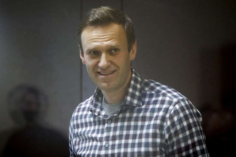 Líder da oposição russa, Alexei Navalny, durante audiência em tribunal em Moscou
20/02/2021 REUTERS/Maxim Shemetov