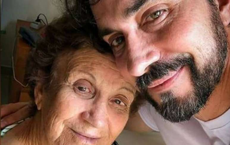 Padre Fábio de Melo e a mãe, Ana Maria, que está na UTI com covid-19