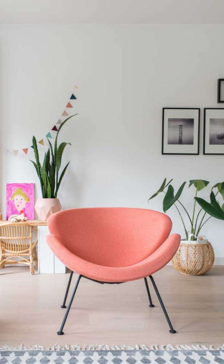 45. Poltrona cor coral para decora&ccedil;&atilde;o moderna &ndash; Foto Pinterest