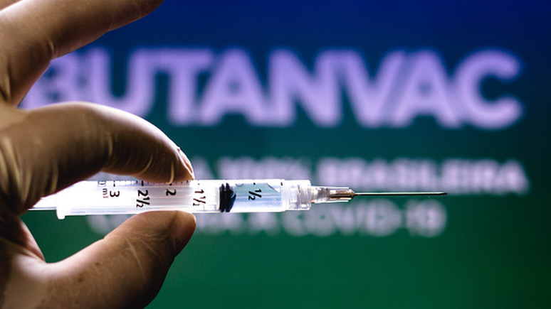 De acordo com as informações disponíveis, a Butanvac é uma vacina feita a partir de um vírus que causa a doença de Newcastle em aves