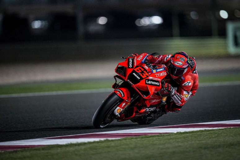 Francesco Bagnaia bateu recorde de Losail e fez a primeira pole da carreira na estreia pela Ducati 