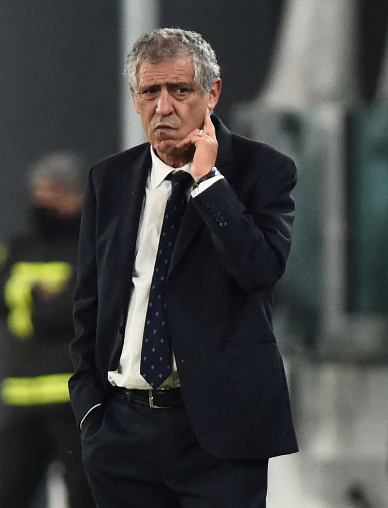 Fernando Santos durante partida de Portugal contra Azerbaij&atilde;o nas eliminat&oacute;rias para a Copa do Mundo
24/03/2021 REUTERS/Massimo Pinca