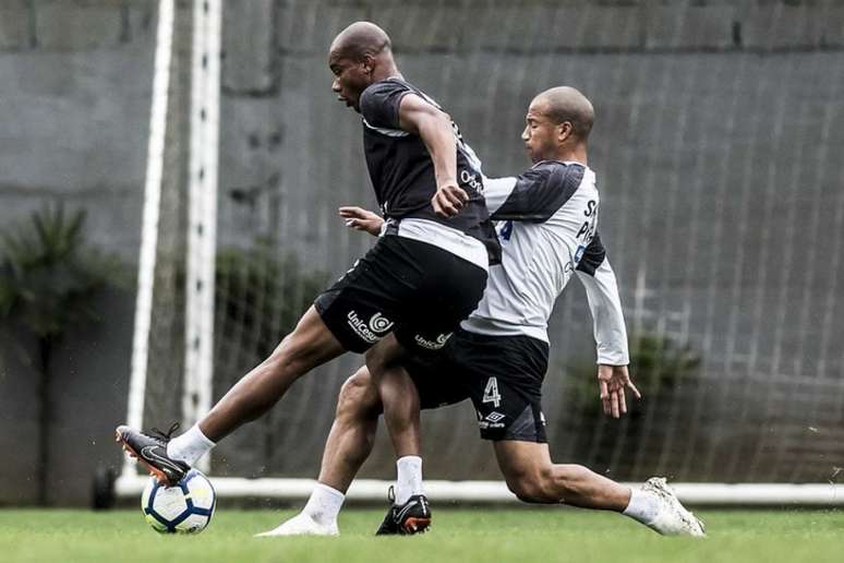 Carlos Sánchez tem contrato com o Santosaté o meio doano (Foto:Ivan Storti/SantosFC)