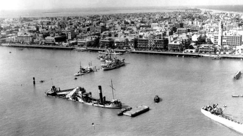 Egito afundou dois navios em ambos os lados do canal durante a guerra