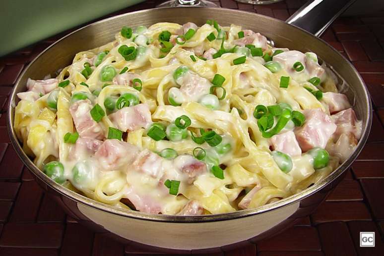 Guia da Cozinha - Talharim de frigideira com molho cremoso: pronto em 30 minutos