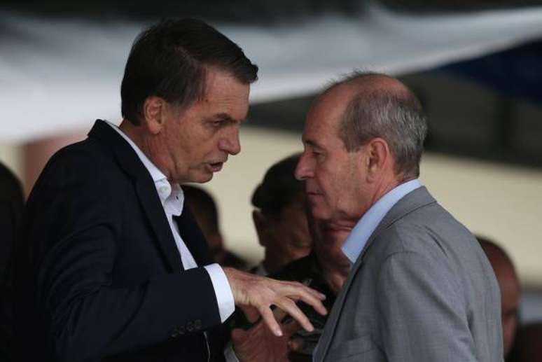 Presidente Jair Bolsonaro e o ministro da Defesa em evento em 2018