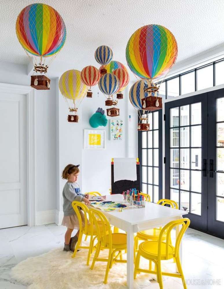 20. Lustre infantil de balão – Foto House and Home