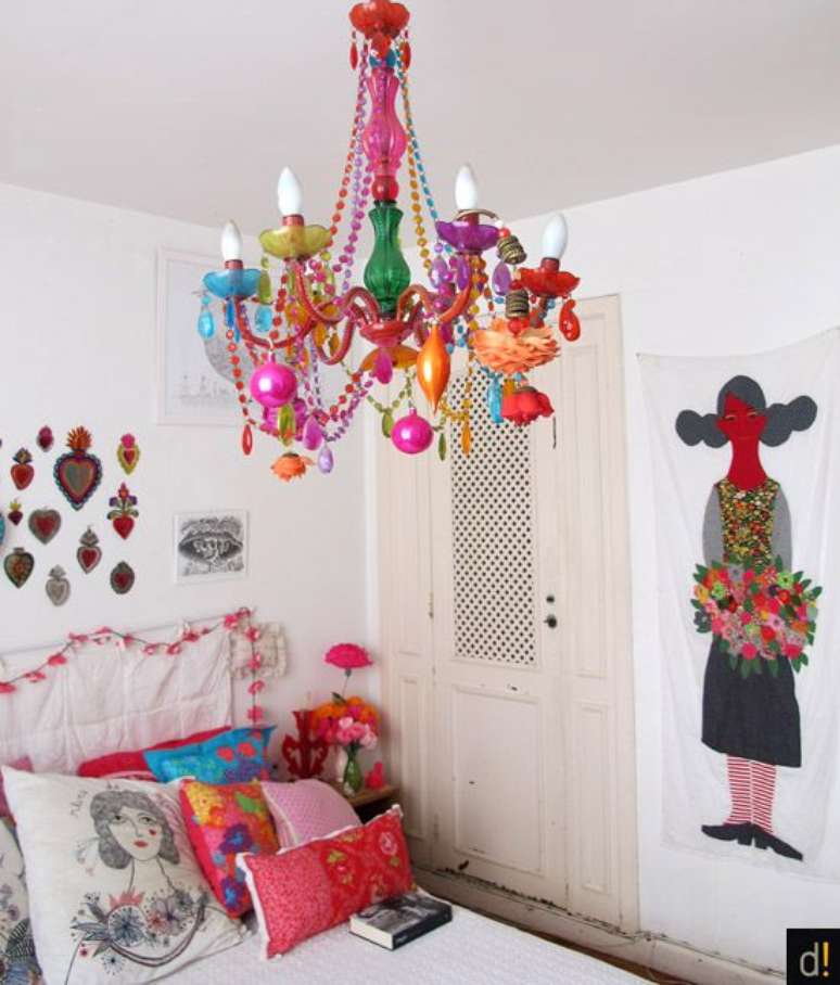 17. Lustre infantil colorido para quarto moderno – Foto Pinterest