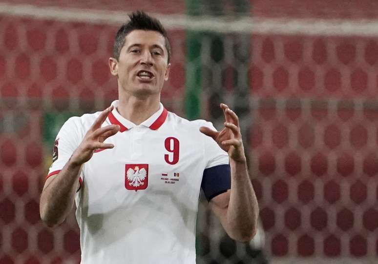 Robert Lewandowski em jogo contra Andorra 
 28/3/2021   REUTERS/Aleksandra Szmigiel