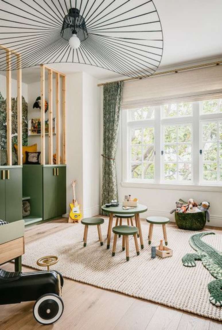 27. Lustre infantil preto aramado &ndash; Foto Lonny