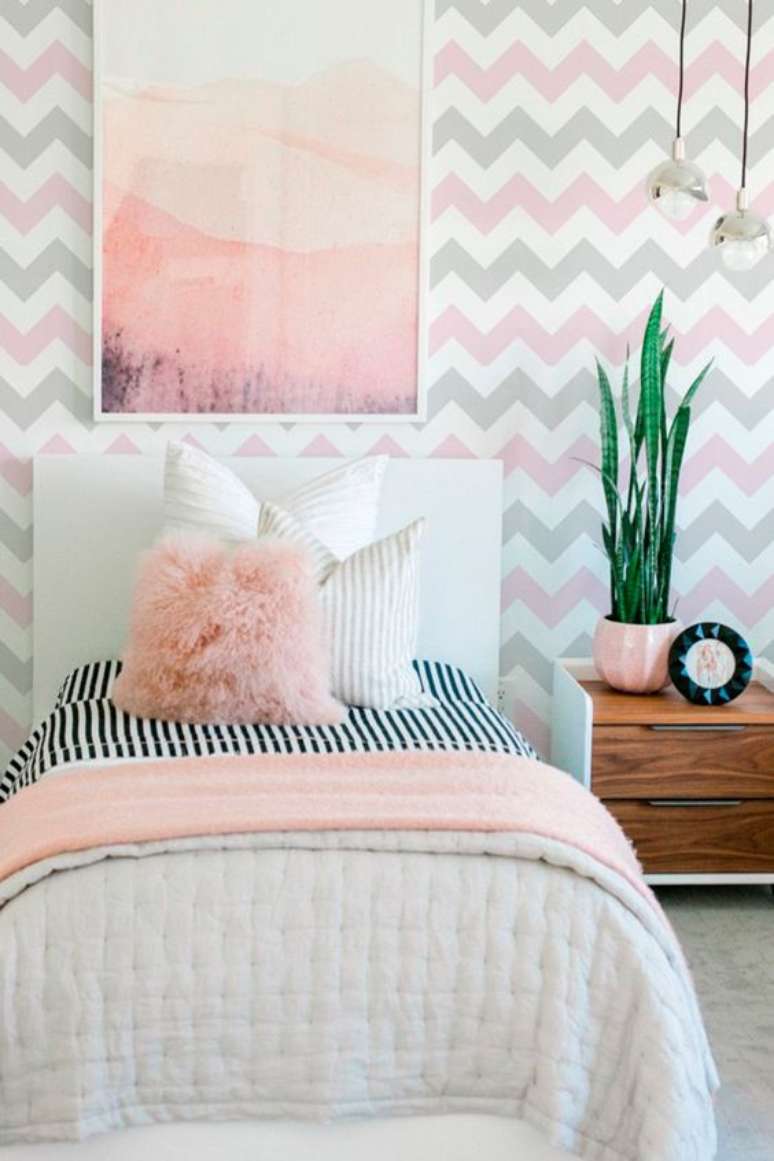 12. Quarto com papel de parede rosa e cinza – Foto Papel Decor