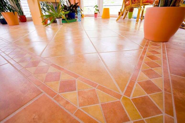 1. A cerâmica é um tipo de piso clássico, versátil e cheio de charme.