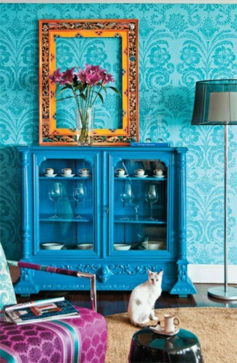 35. Moldura colorida na decora&ccedil;&atilde;o azul &ndash; Foto Fabrica da Moldura