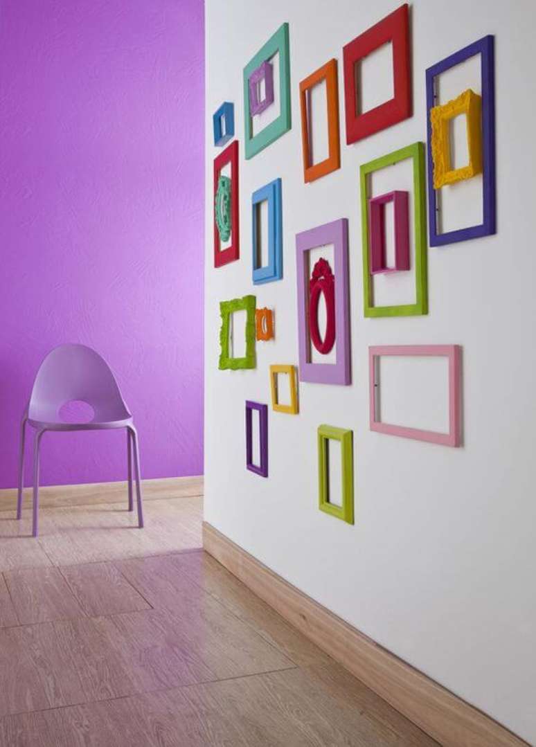 38. Moldura colorida no corredor – Foto Casa Abril