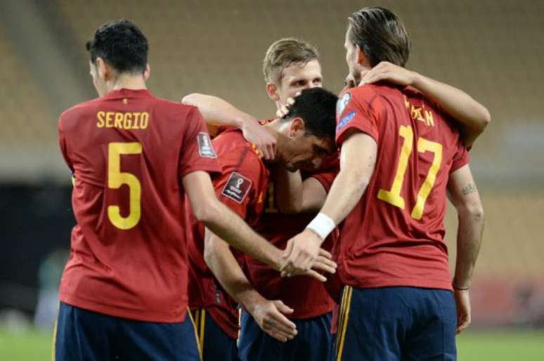 Gerard Moreno marcou o terceiro da Espanha (Foto: CRISTINA QUICLER / AFP)