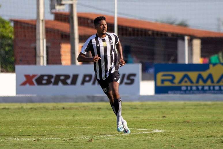 Oliveira é um dos reforços do Ceará para a temporada (Foto: Felipe Santos/cearasc.com)