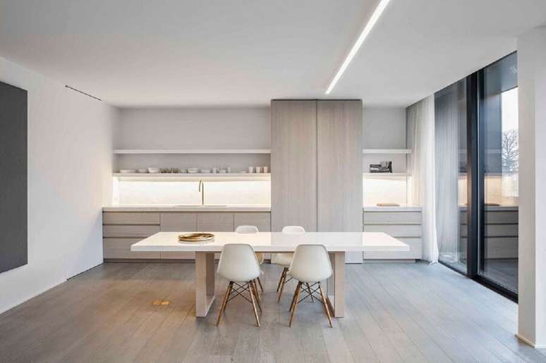 4. M&oacute;veis de madeira clara para decora&ccedil;&atilde;o de cozinha minimalista &ndash; Foto: Behance