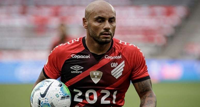 Jonathan em ação pelo Athletico Paranaense (Foto: Matheus Meneses/NeoPhoto)