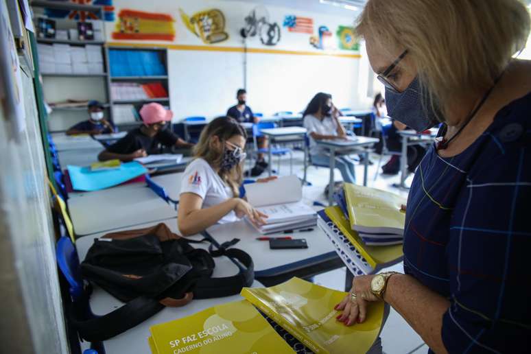Professores de São Paulo precisam se cadastrar para tomar a vacina