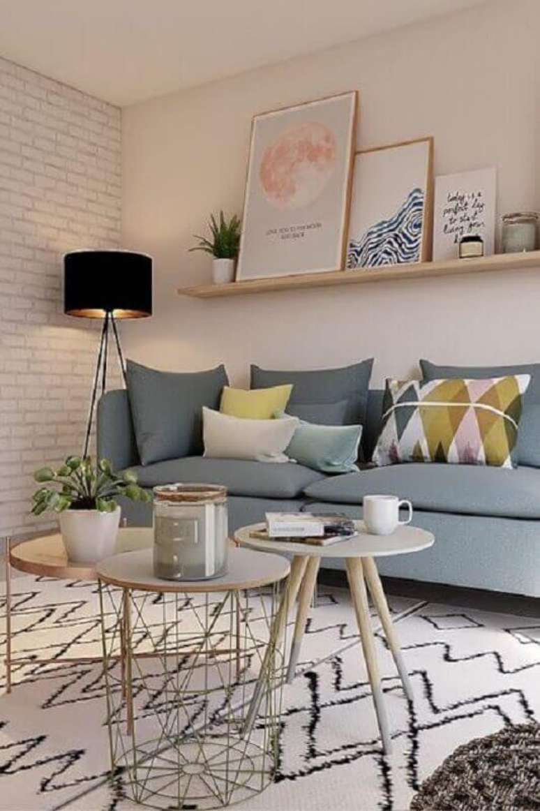 50. Que tal usar modernos diferentes de mesa de centro redonda para a decora&ccedil;&atilde;o de sua sala? &ndash; Foto: Jeito de Casa