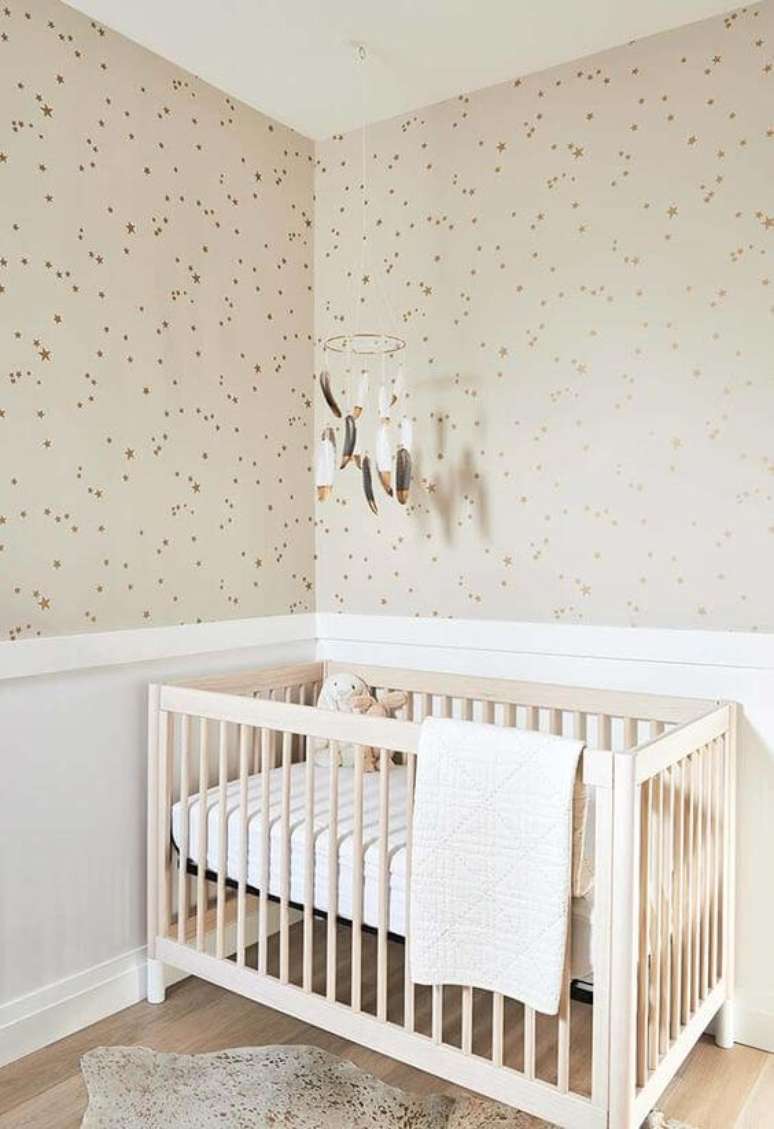 58. Papel de parede para quarto de bebê bege – Foto Pinterest