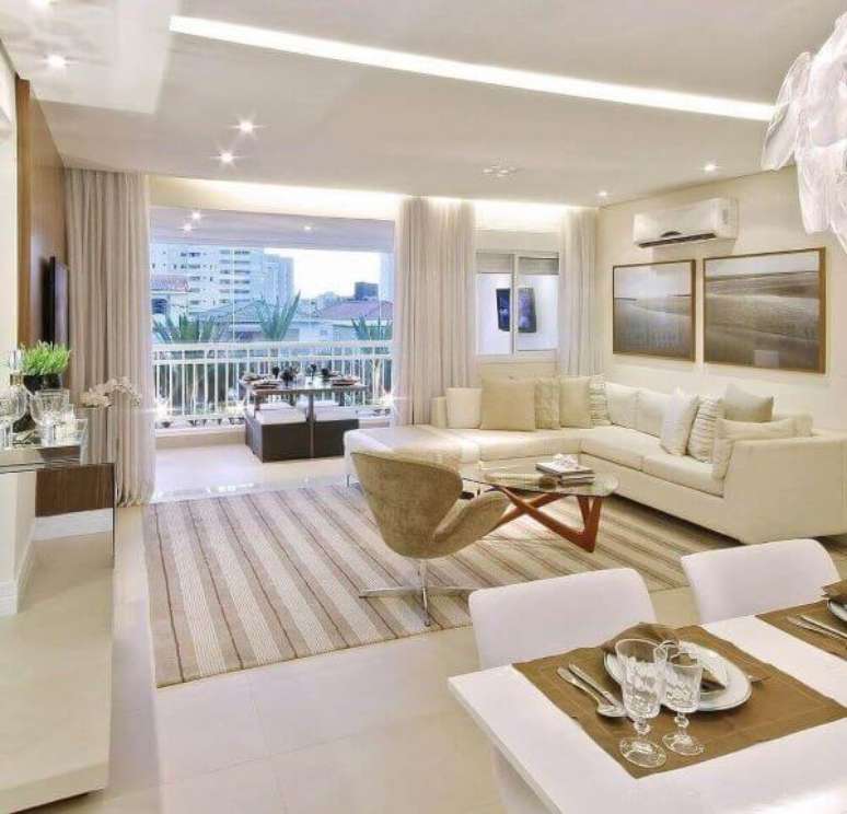 40. Sala neutra com revestimento bege &ndash; Foto Pinterest