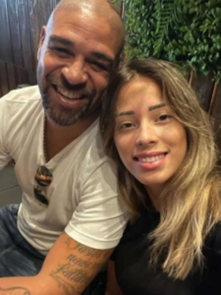 Adriano e Micaela em post nas redes sociais (Reprodução/Instagram Adriano)