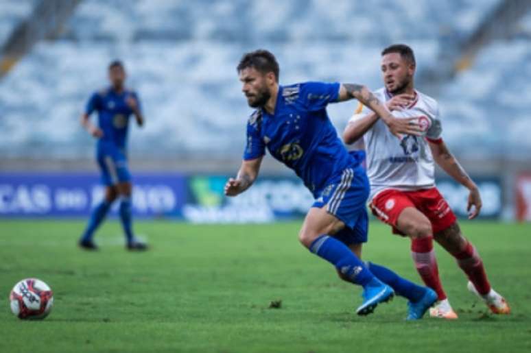 Sobis voltou a ser titular no jogo com o Tombense, mas não teve bom desempenho-(Bruno Haddad/Cruzeiro)