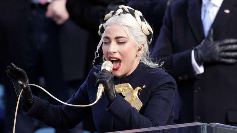 Lady Gaga é uma "pessoa altamente diversificada que é criativa em um amplo campo", argumenta Wright